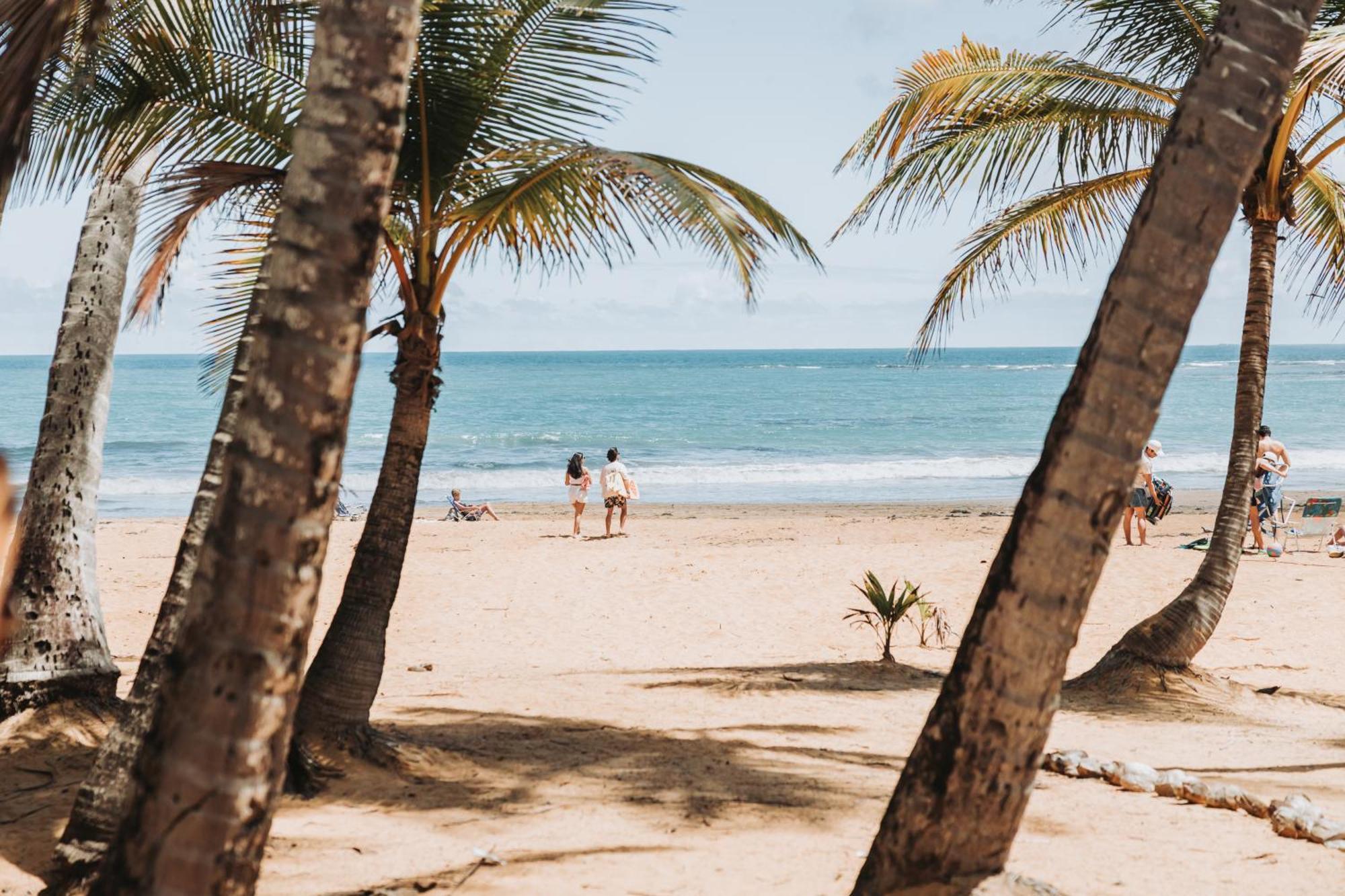 Oceanview Apartment Steps To The Beach Luquillo Zewnętrze zdjęcie